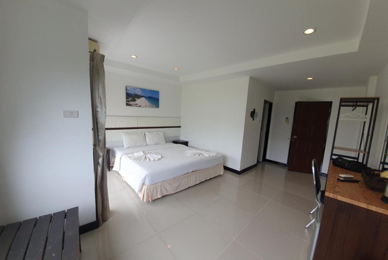 At Home Hotel Patong Esterno foto