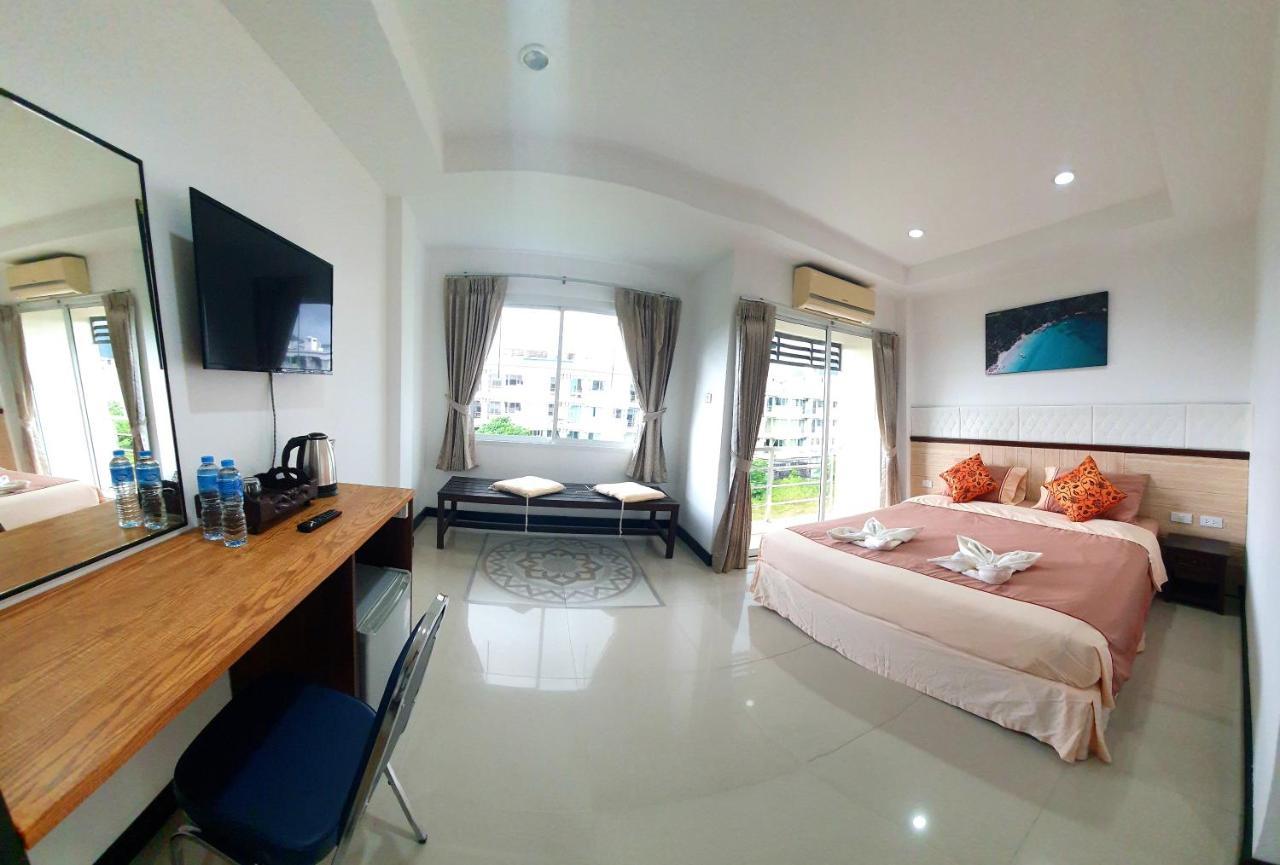 At Home Hotel Patong Esterno foto