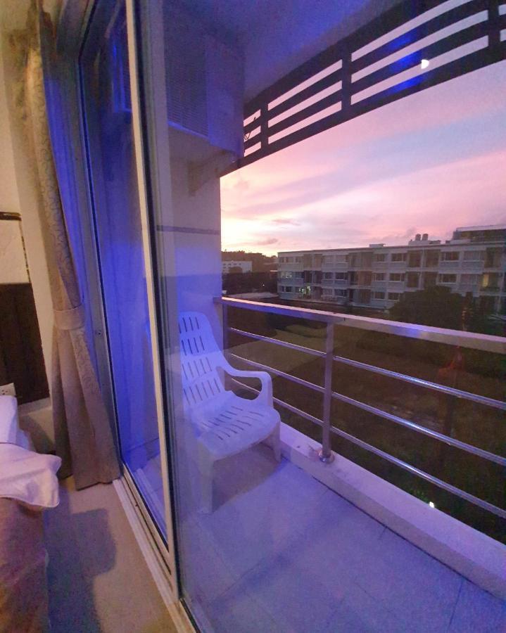 At Home Hotel Patong Esterno foto