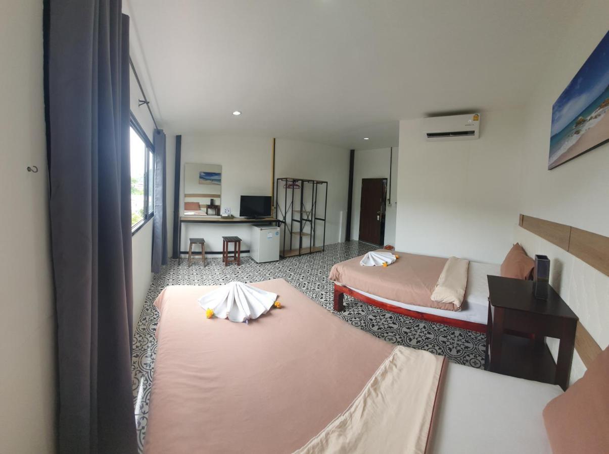 At Home Hotel Patong Esterno foto