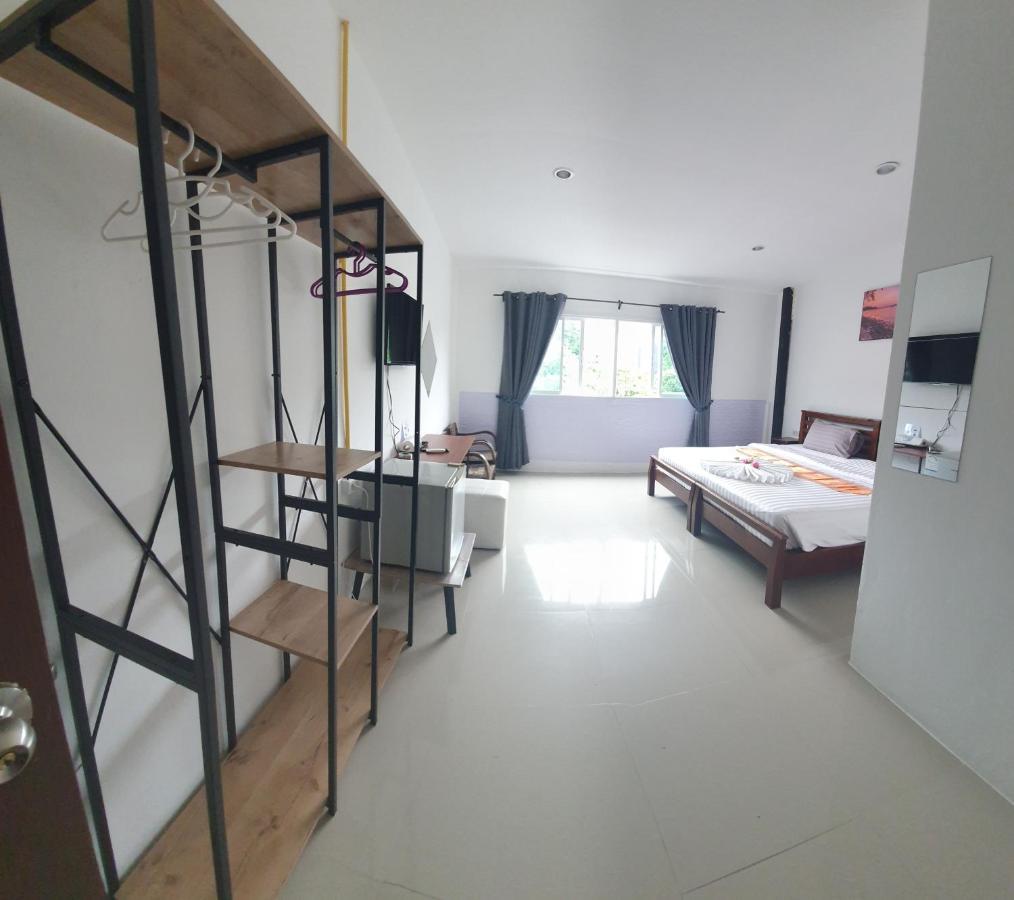 At Home Hotel Patong Esterno foto