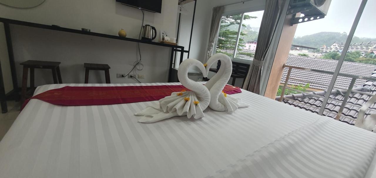 At Home Hotel Patong Esterno foto