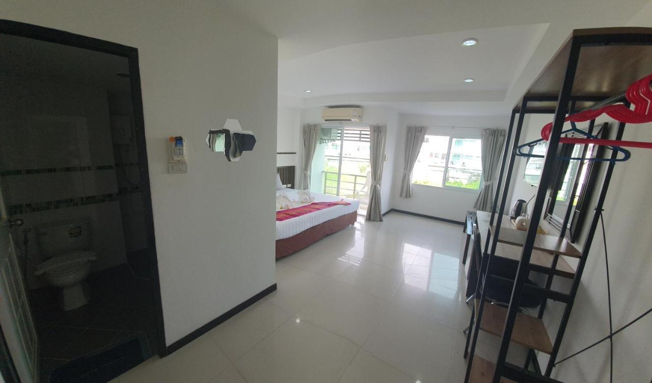 At Home Hotel Patong Esterno foto