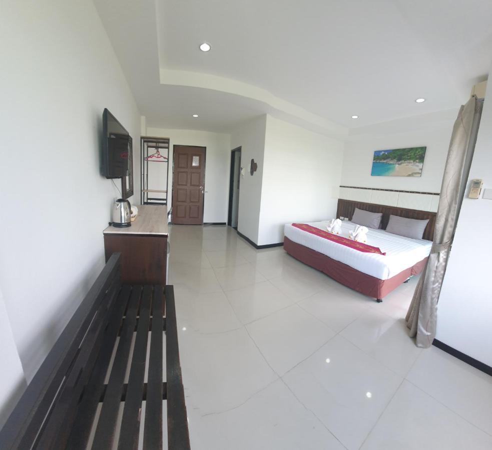 At Home Hotel Patong Esterno foto