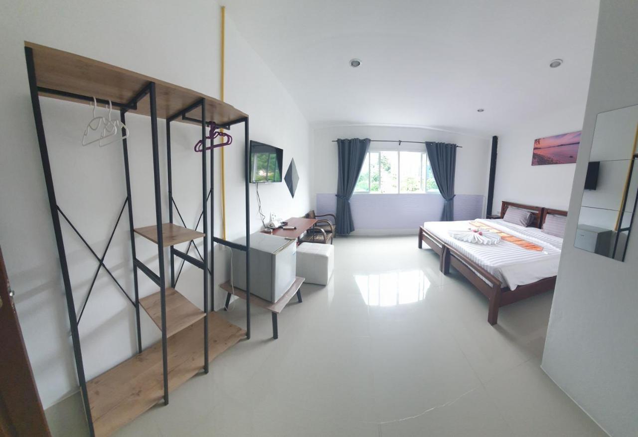 At Home Hotel Patong Esterno foto