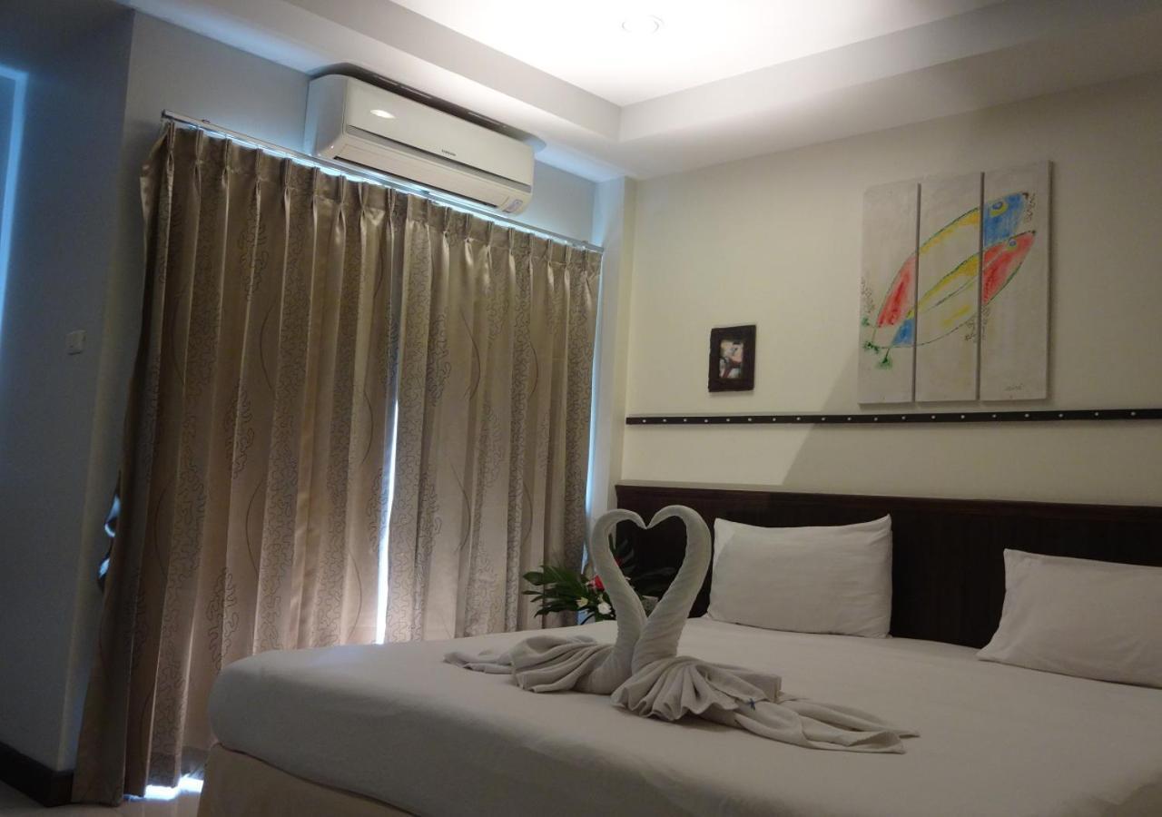At Home Hotel Patong Esterno foto