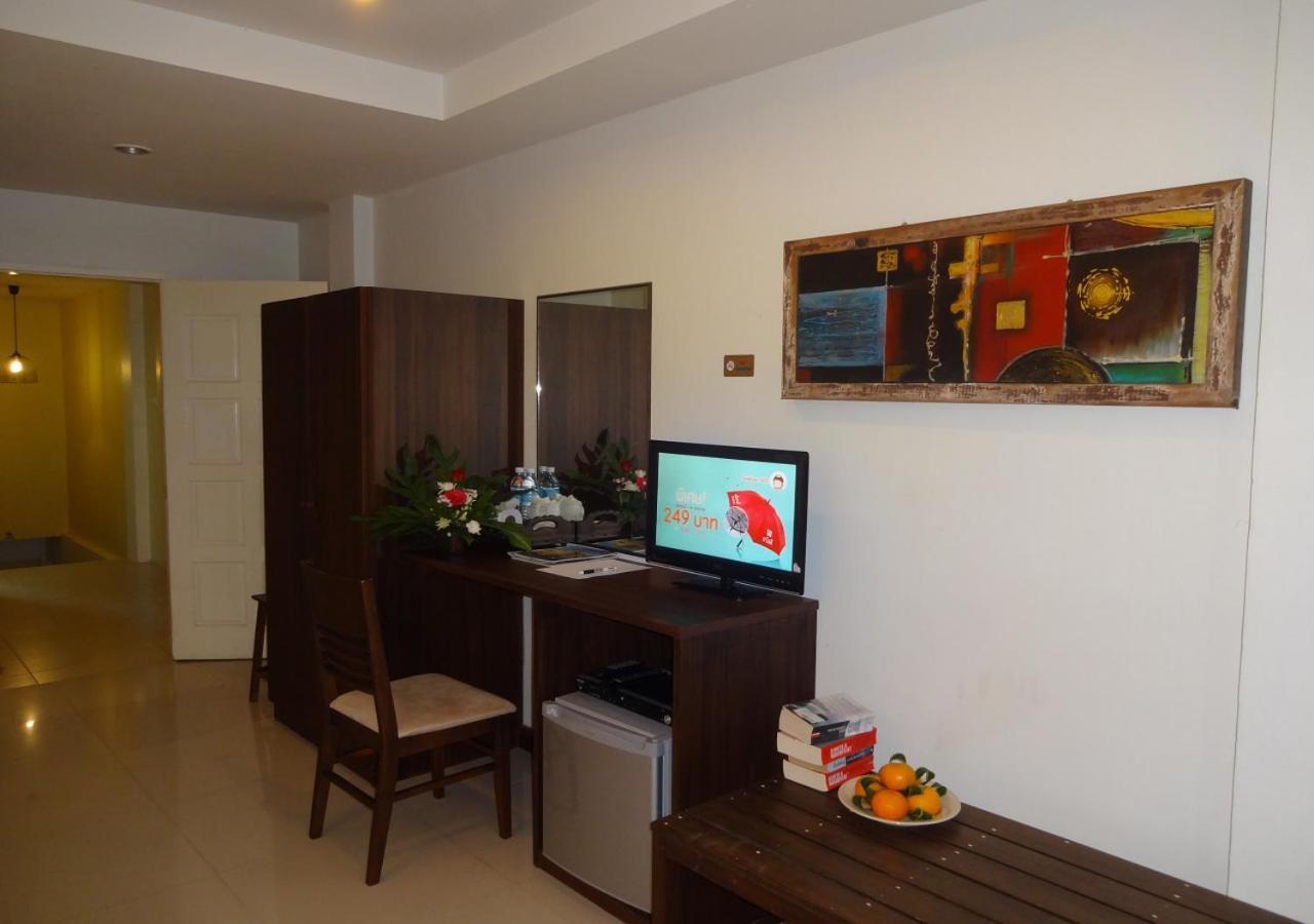 At Home Hotel Patong Esterno foto